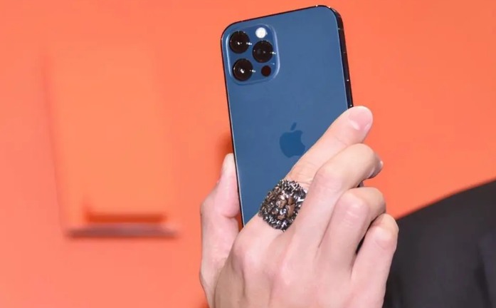 鹤峰苹果手机维修分享iPhone12系列重启方法教程 